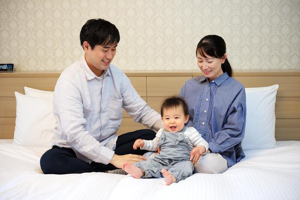 Hotel Okura Tokyo Bay Urayasu Екстериор снимка A Japanese family