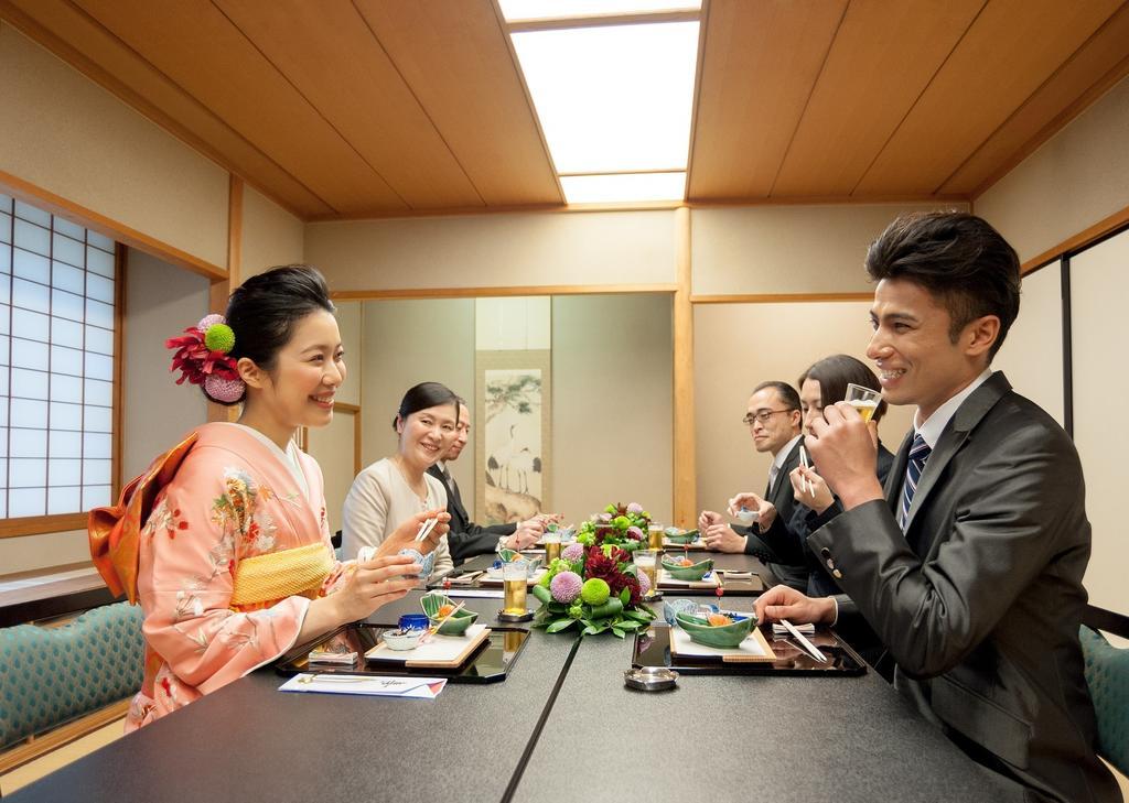 Hotel Okura Tokyo Bay Urayasu Екстериор снимка A Japanese wedding